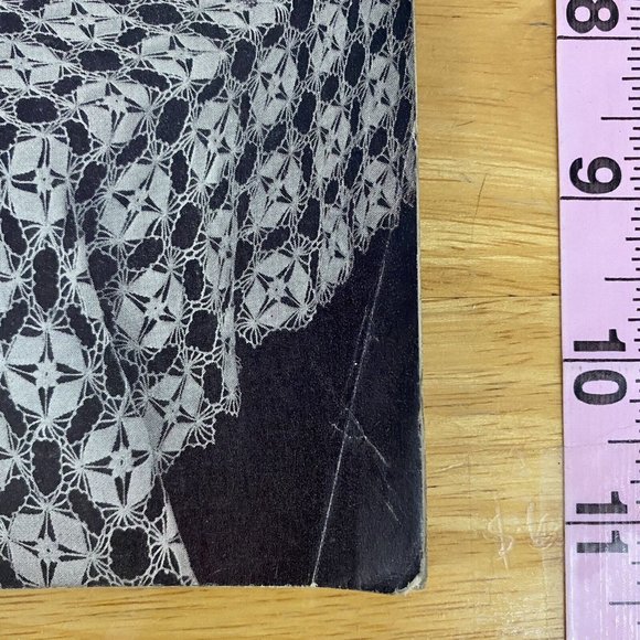 Vintage 1939 Knitting Crochet Tablecloth Doilies Patterns Booklet #135 - Picture 3 of 8